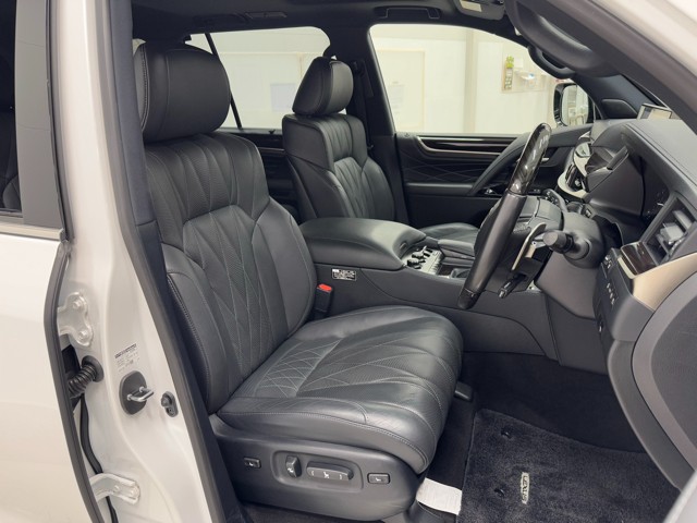 レクサス LX570 ブラックシークエンス