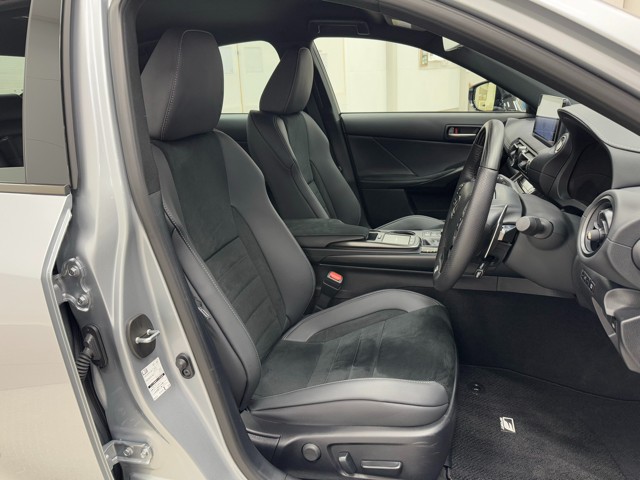 レクサス IS300 FスポーツモードBL4