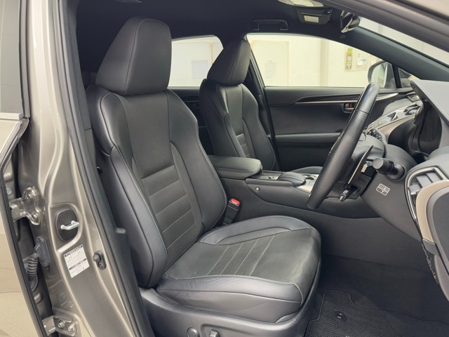 レクサス NX300h Fスポーツ