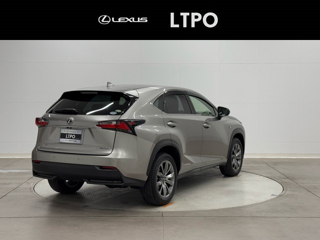 レクサス NX300h Fスポーツ