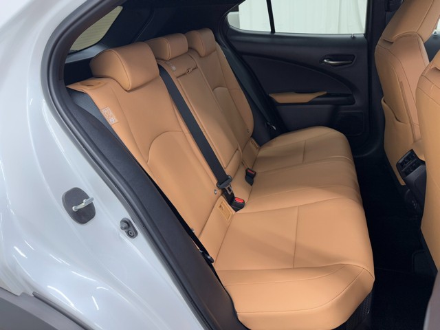 レクサス UX250h バージョンC
