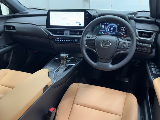 レクサス UX250h バージョンC