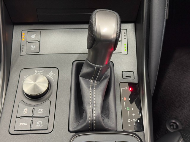 レクサス IS300h F SPORT MB3