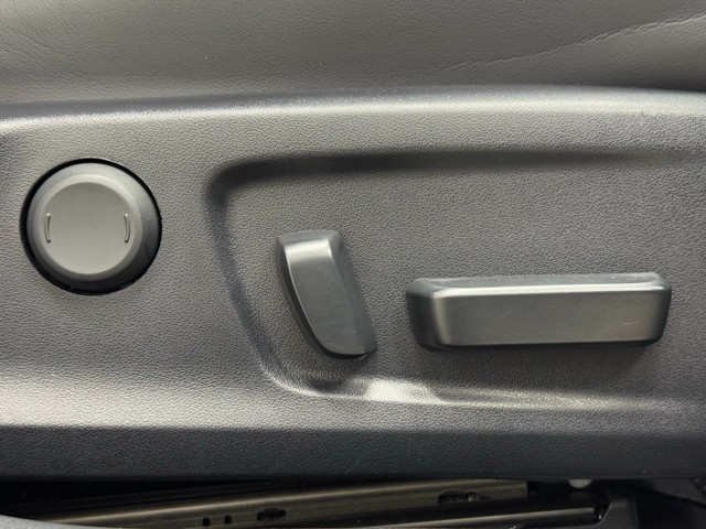 レクサス IS300h F SPORT MB3