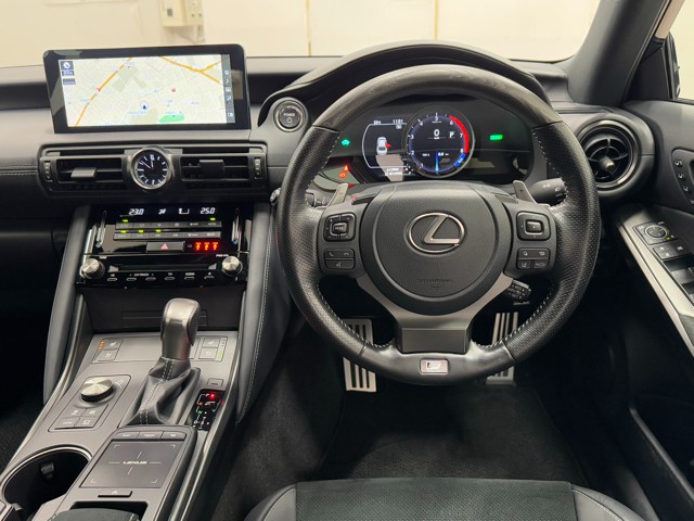 レクサス IS300h F SPORT MB3