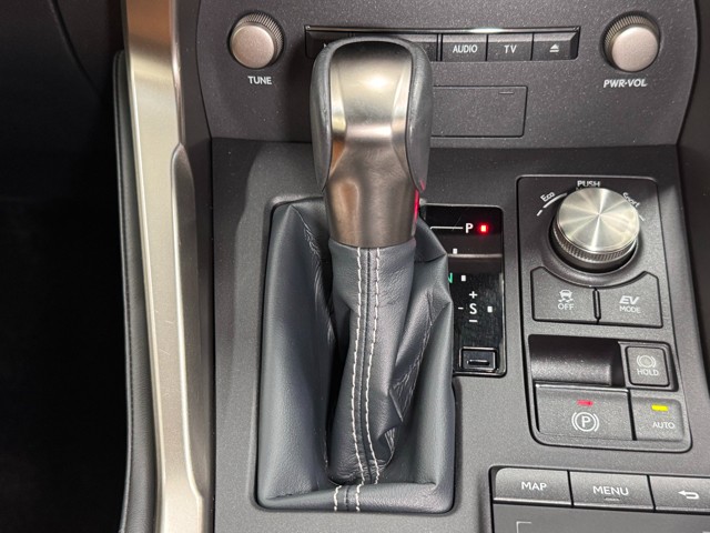 レクサス NX300h バージョンL