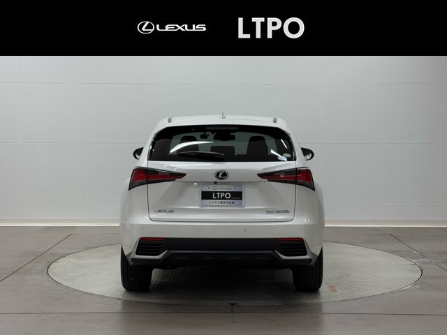 レクサス NX300h ブラックシークエンス