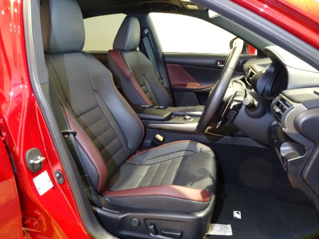レクサス IS300h F SPORT