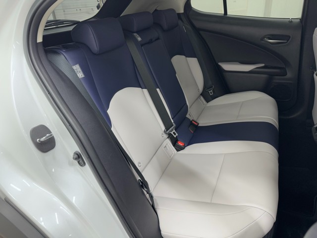 レクサス UX250h バージョンC