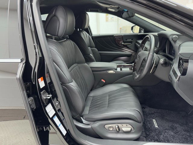 レクサス LS500h EXECUTIVE