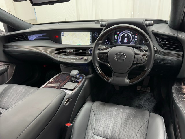 レクサス LS500h EXECUTIVE