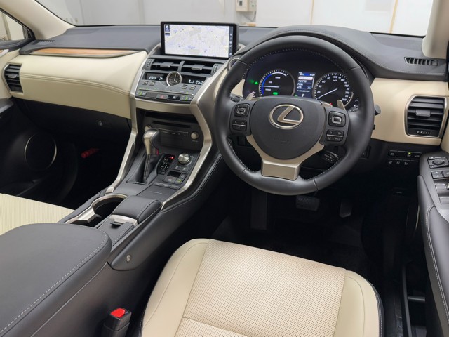レクサス NX300h バージョンL