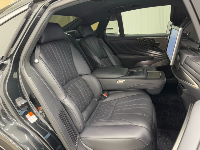 レクサス LS500h EXECUTIVE