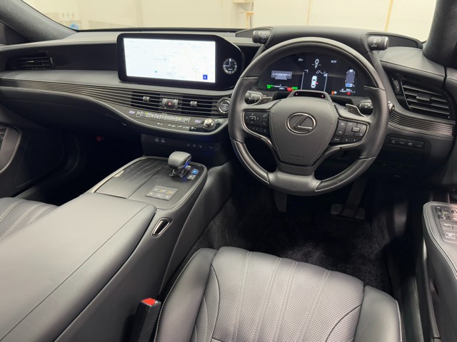 レクサス LS500h EXECUTIVE