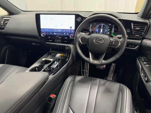 レクサス NX450h+ Fスポーツ