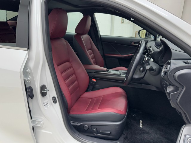 レクサス IS300h バージョンL