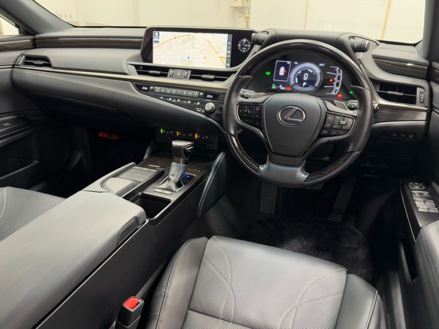 レクサス ES300h バージョンL