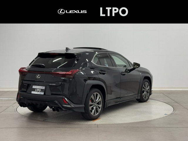 レクサス UX200 F SPORT