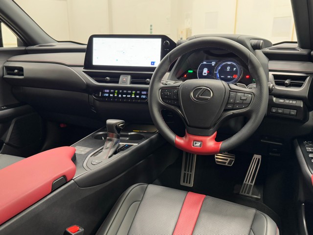レクサス UX250h Fスポエモ Exp
