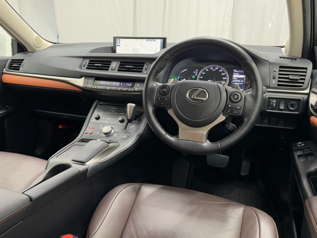 レクサス CT200h バージョンL