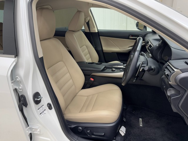 レクサス IS300h バージョンL