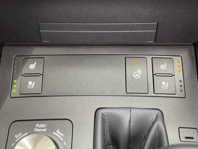 レクサス IS300h バージョンL