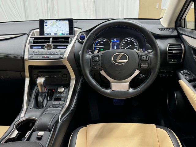 レクサス NX300h Iパッケージ