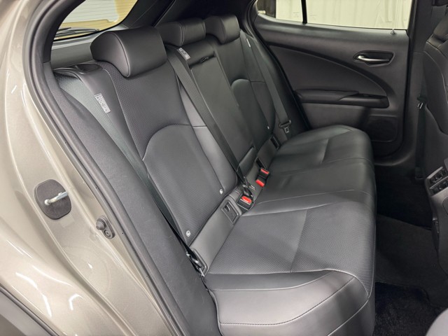 レクサス UX300e バージョンL