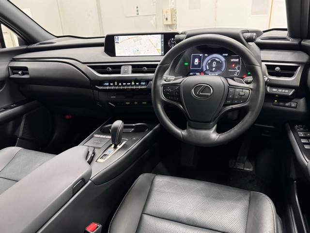 レクサス UX300e バージョンL