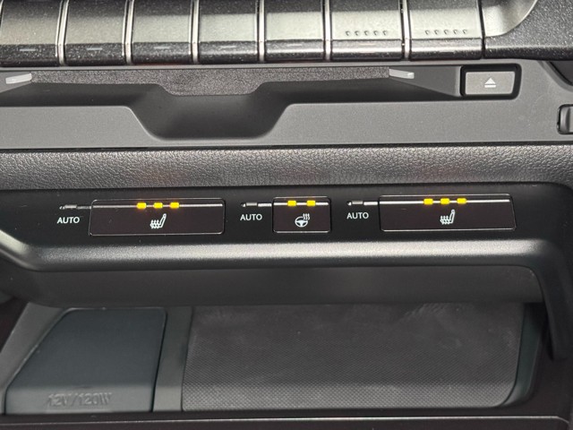 レクサス UX250h バージョンC