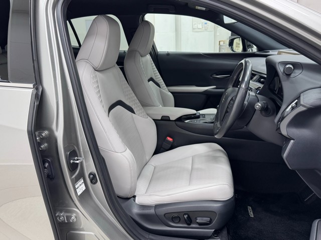 レクサス UX250h バージョンC