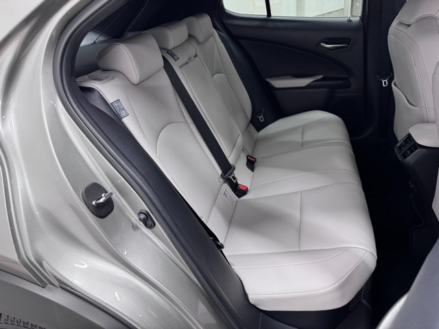 レクサス UX250h バージョンC