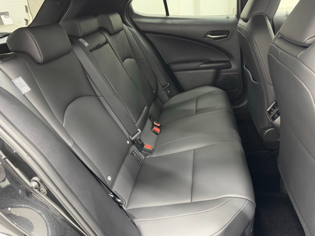 レクサス UX250h バージョンC