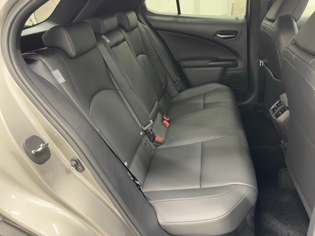 レクサス UX250h バージョンC