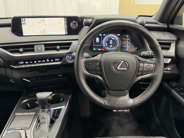 レクサス UX250h バージョンC