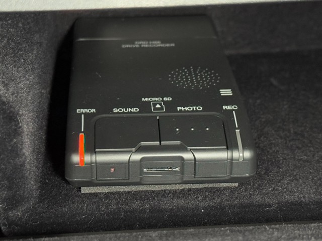 純正ドライブレコーダー（フロント）を装着済みです。