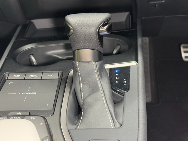 レクサス UX200 Fスポーツ