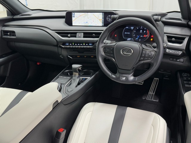 レクサス UX200 Fスポーツ