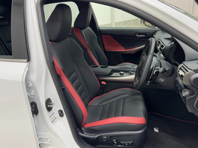 レクサス IS300h F SPORT Xline