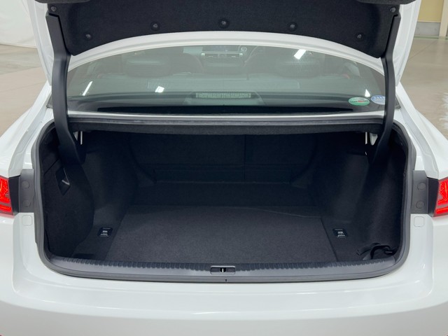 レクサス IS300h F SPORT Xline