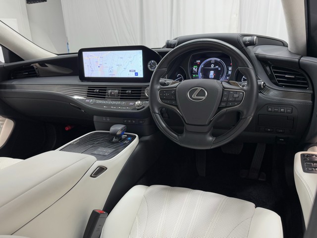 レクサス LS500h EXECUTIVE