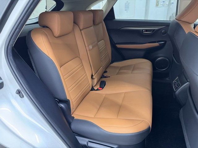 レクサス NX300h Iパッケージ