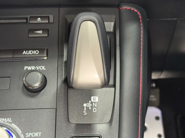 レクサス CT200h Fスポーツ