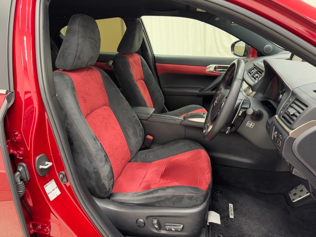 レクサス CT200h Fスポーツ