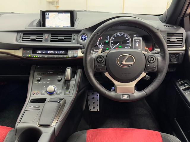 レクサス CT200h Fスポーツ