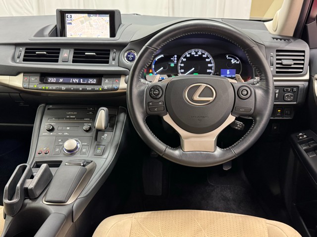 レクサス CT200h