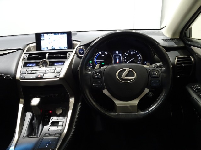レクサス NX300h Iパッケージ