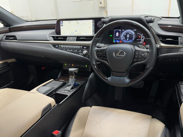 レクサス ES300h バージョンL