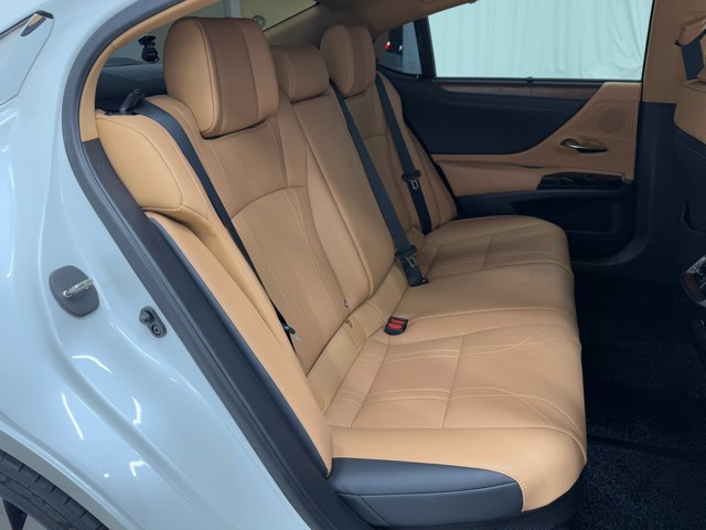 レクサス ES300h バージョンL