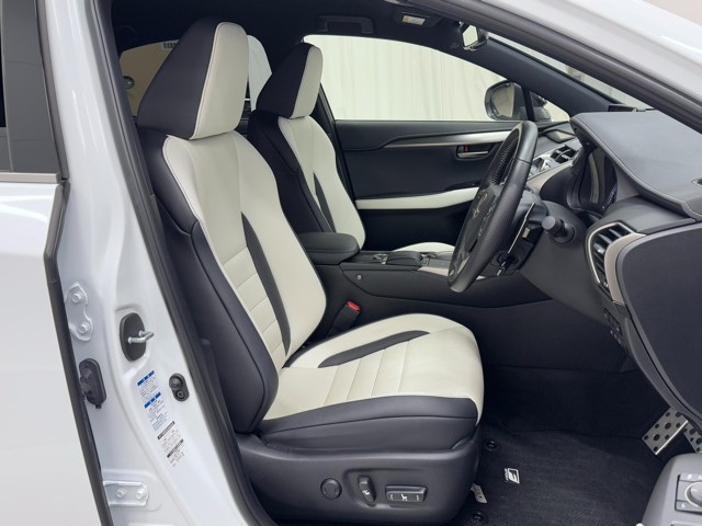 レクサス NX300h Fスポーツ